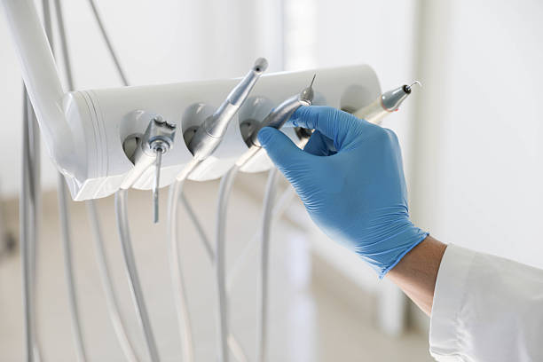 Professional Tooth Extraction technician working in Lincoln Beach, OR